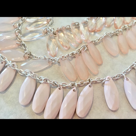 Pink beaded necklace - Picture 3 of 3